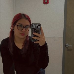 Meet your Posher, Abril